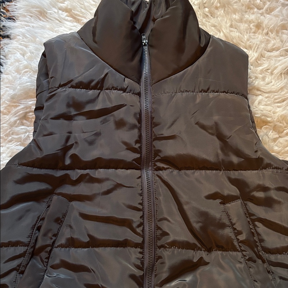 Automet Women’s Cropped Puffer Vest, Size S - Picture 2 of 13